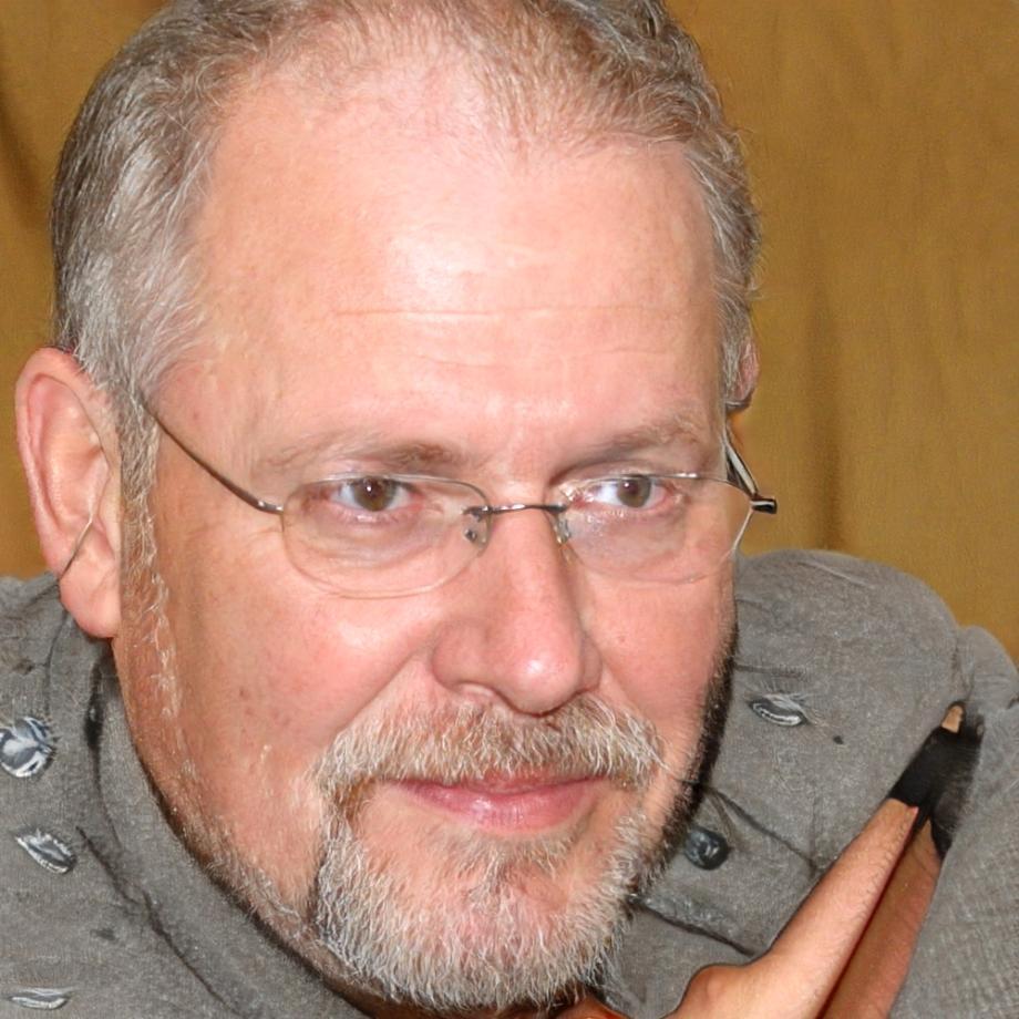 Dr. Marcus Weber, Leitender Finanzanalyst